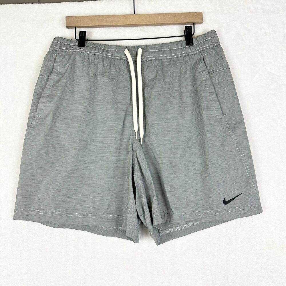 Nike Men's Form Dri-Fit 7" Unlined Versatile Shorts Size Large Gray NWT Athletic